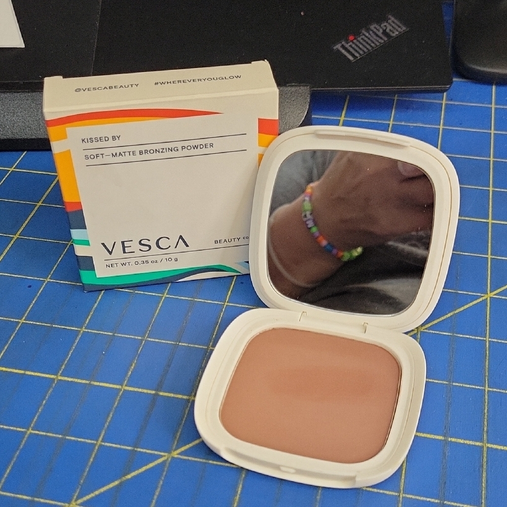Vesca Kissed By Soft-Matte Bronzing Powder 10g New In Box